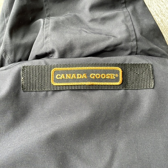 Men’s Canada Goose Langford Down Parka, size Large - Picture 5 of 8